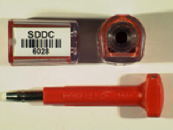 Goedgekeurde container bolt seal met alfanumeriek identificatiekenmerk SDDC.